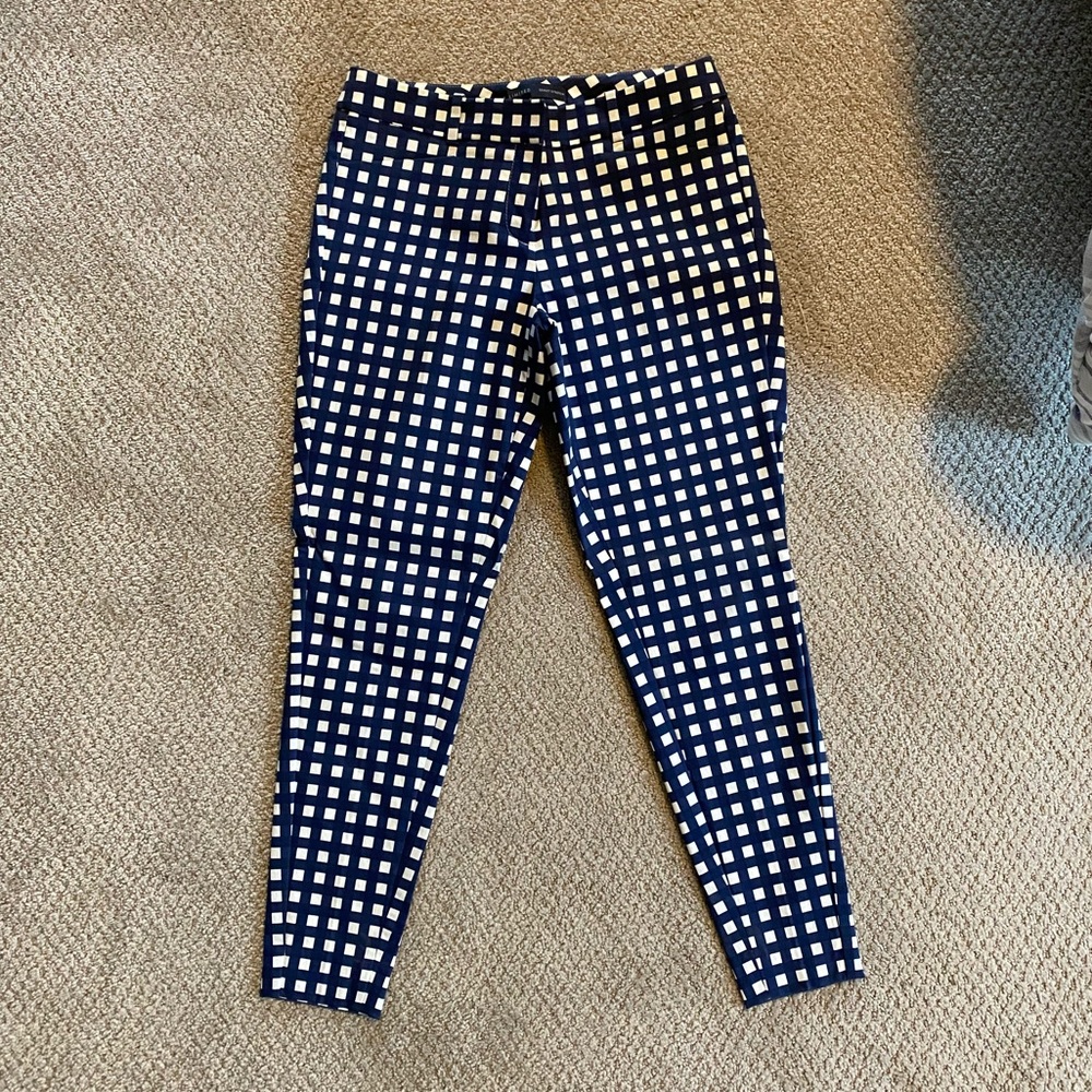 Never worn The Limited Skinny dress pants
